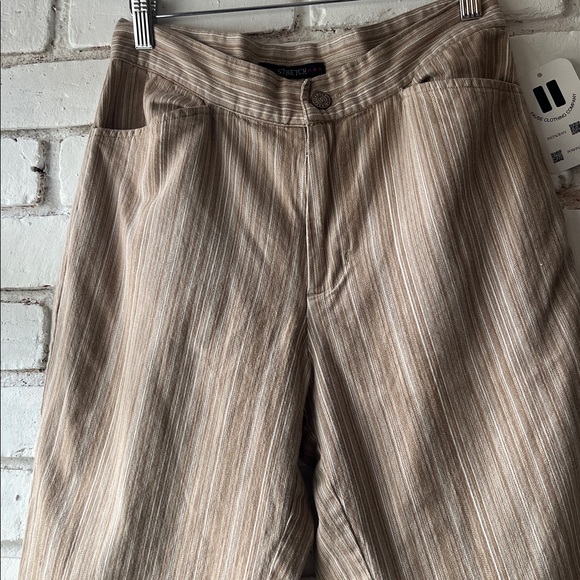 bill blass Pants - Bill Blass Tan Striped straight Pants capri mid rise stretchy denim